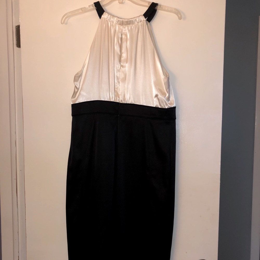 Black and white Jones New York dress.